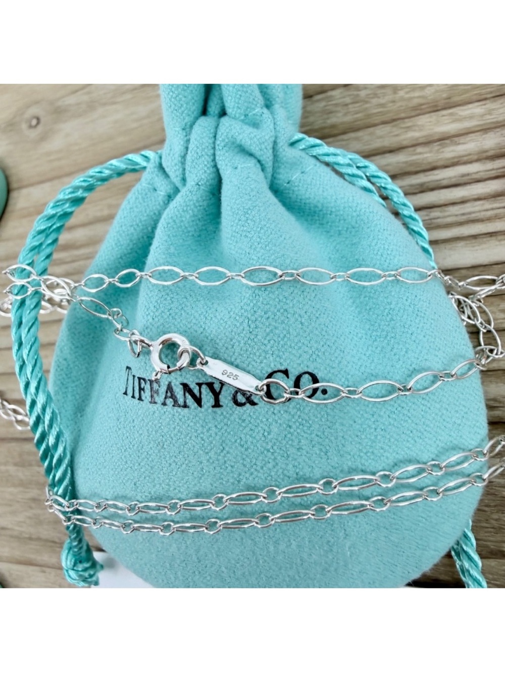 Tiffany & Co. 💯% Auth Elsa Peretti 925 sterling Silver Oval Link chain w/Pouch
